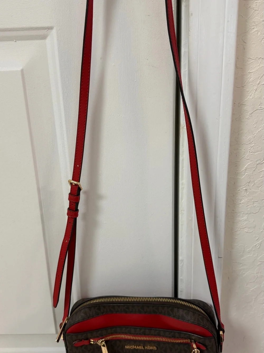 Michael Kors Brown and Red Chain-Accent Shoulder Bag one strap needs sewn pix